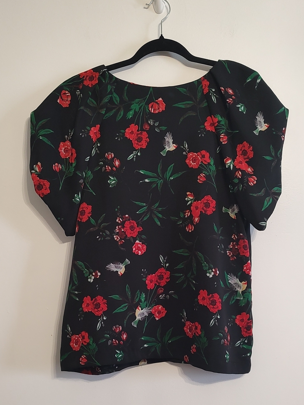 Gibson Latimer Black Top with Red Floral Accents